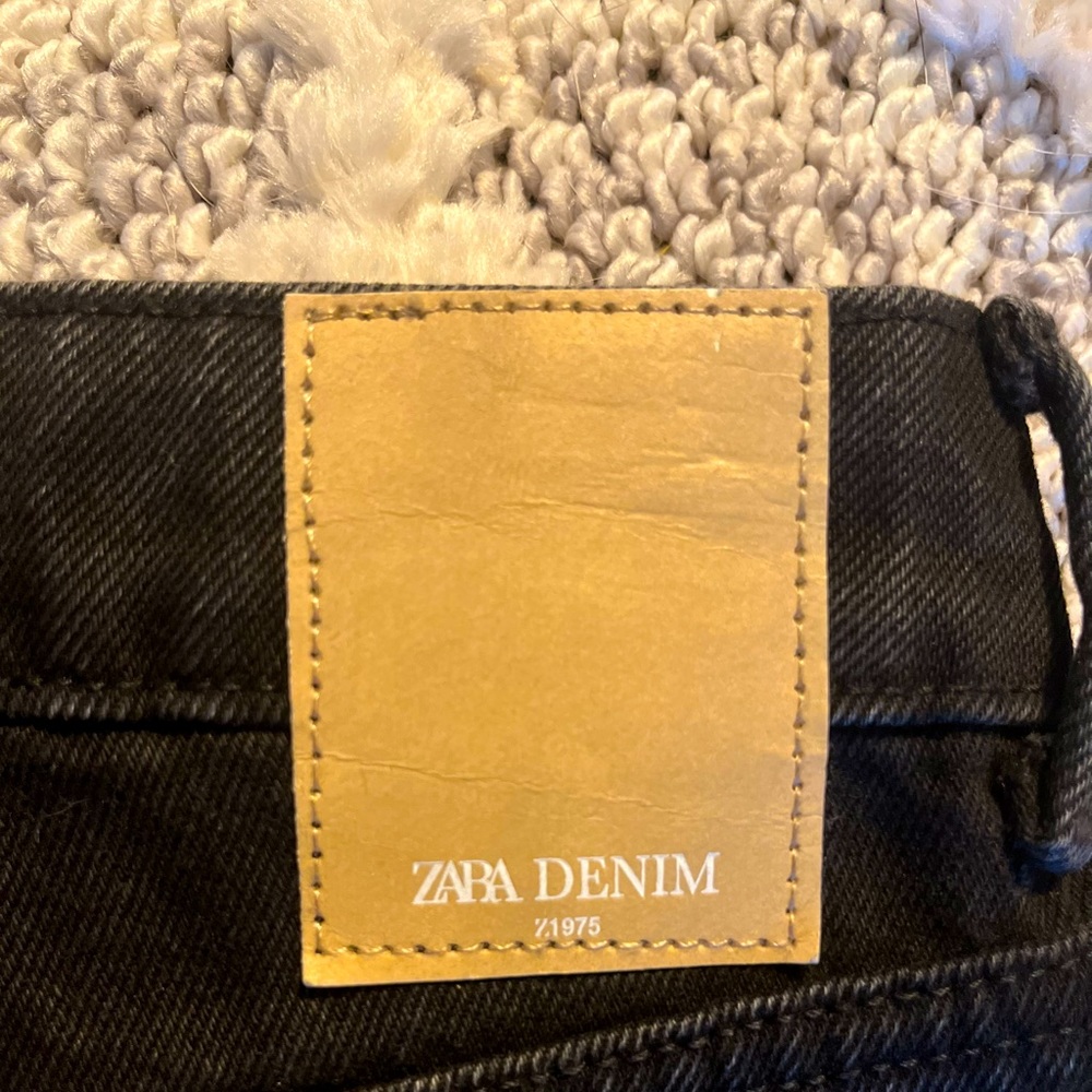 *ZARA* [NWT] Black Jeans